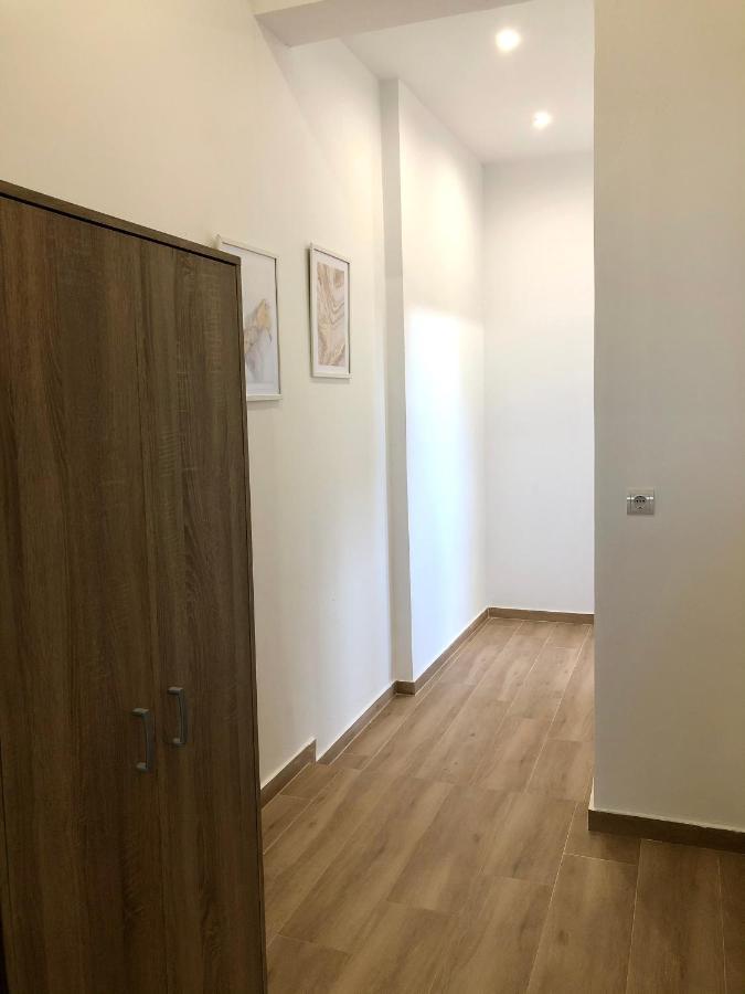 New Delux Studio With Wooden Floor *
