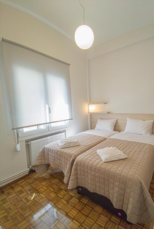 Centre Oasis: Renovated With Roof Garden Apartment *