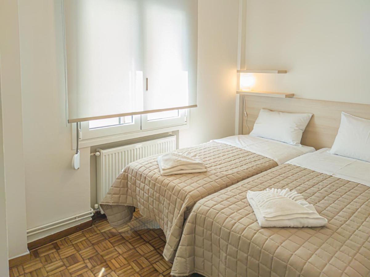 Centre Oasis: Renovated With Roof Garden Apartment