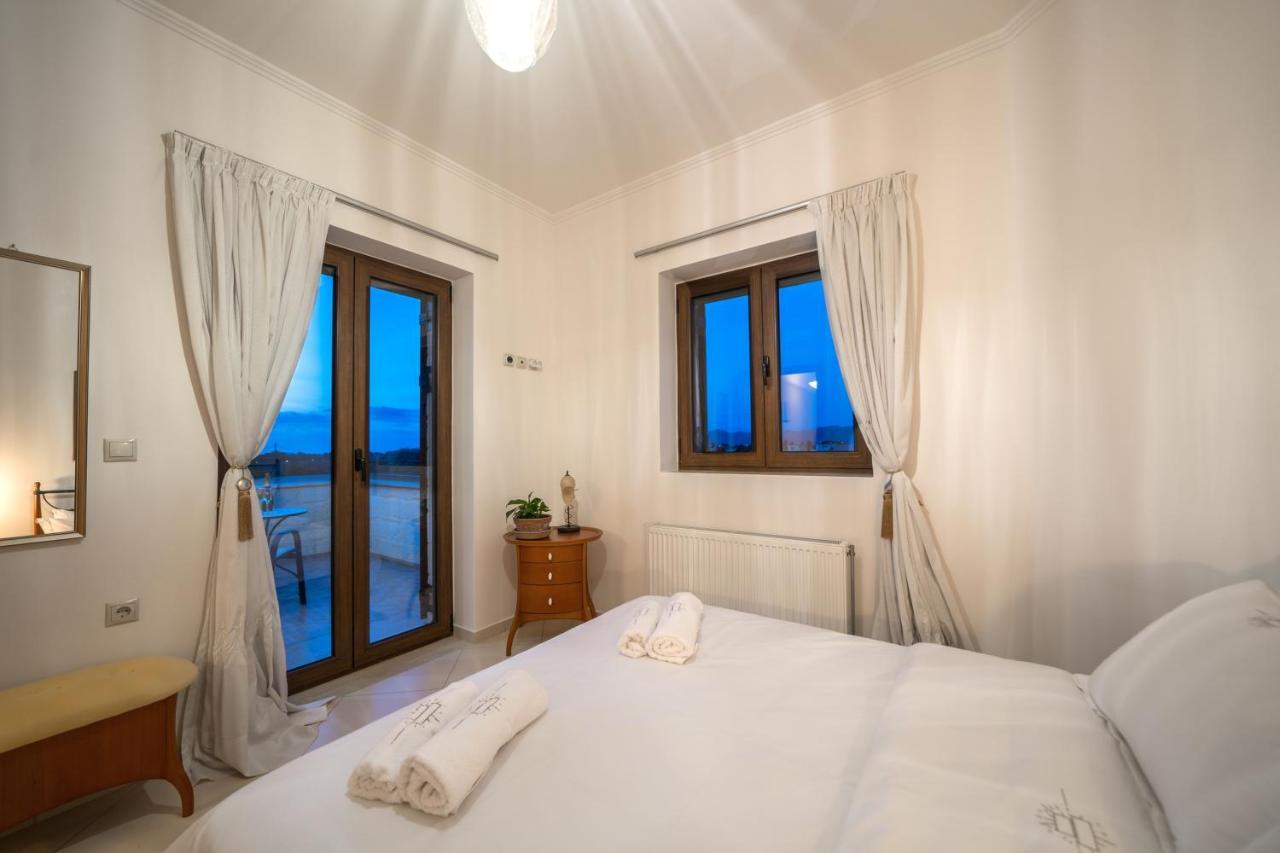 Fos - φωσ ,luxury Villa Chania (Crete)