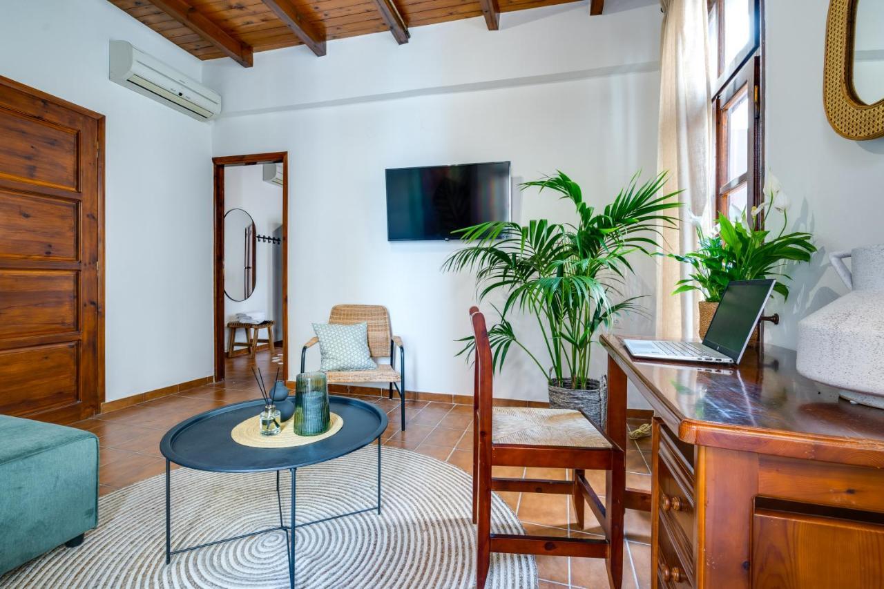 Apartment Monk