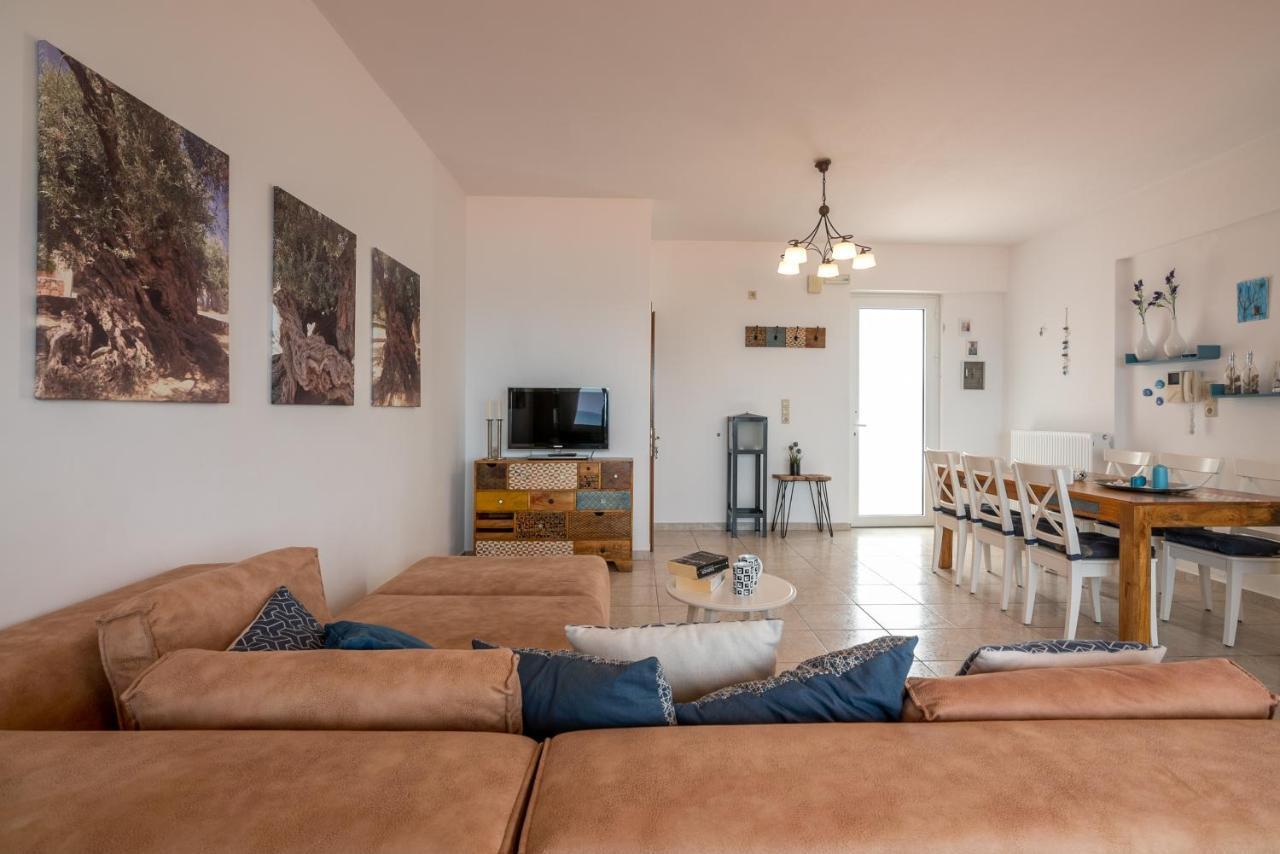 Agiazi Beachfront Apartment *