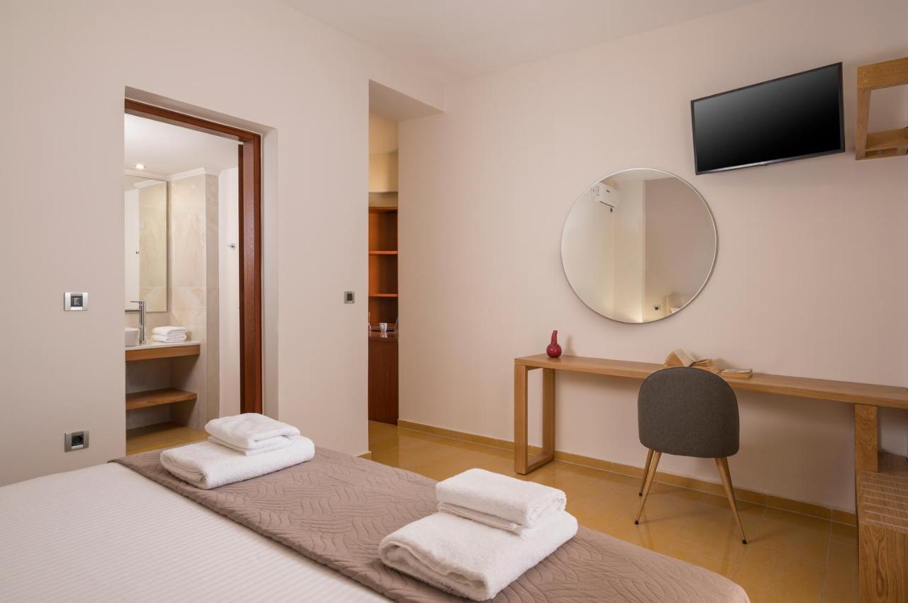 Villa View - Heated Pool & Gym - Majestic Views - 5 Min Drive From Center Chania (Crete)