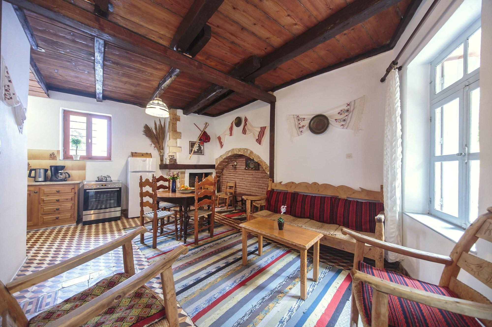 Kastelisuites 2* Chania (Crete)