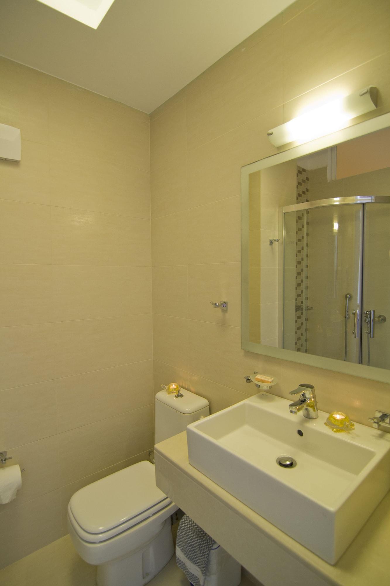 Frida Aparthotel