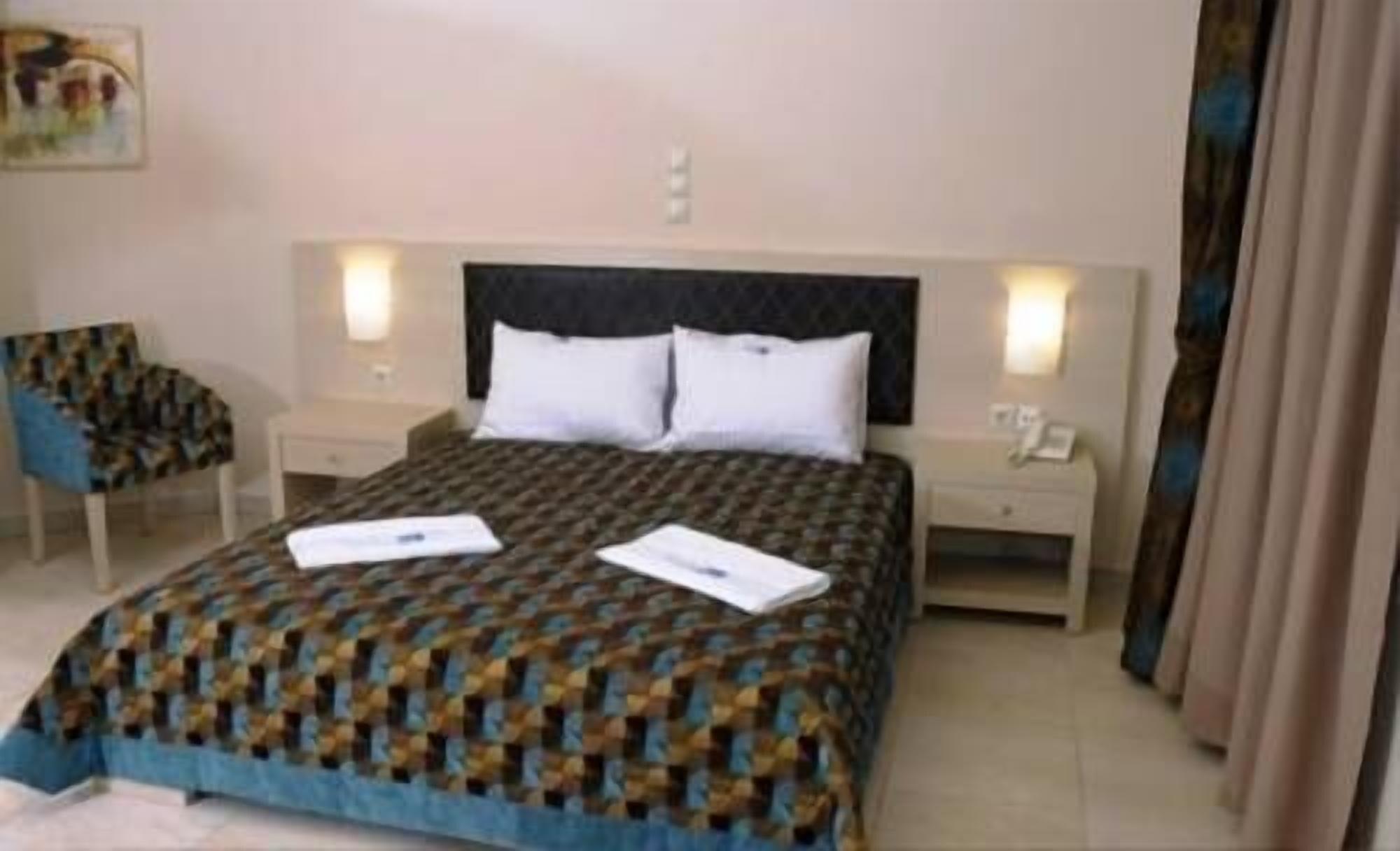 Molos Bay 4*