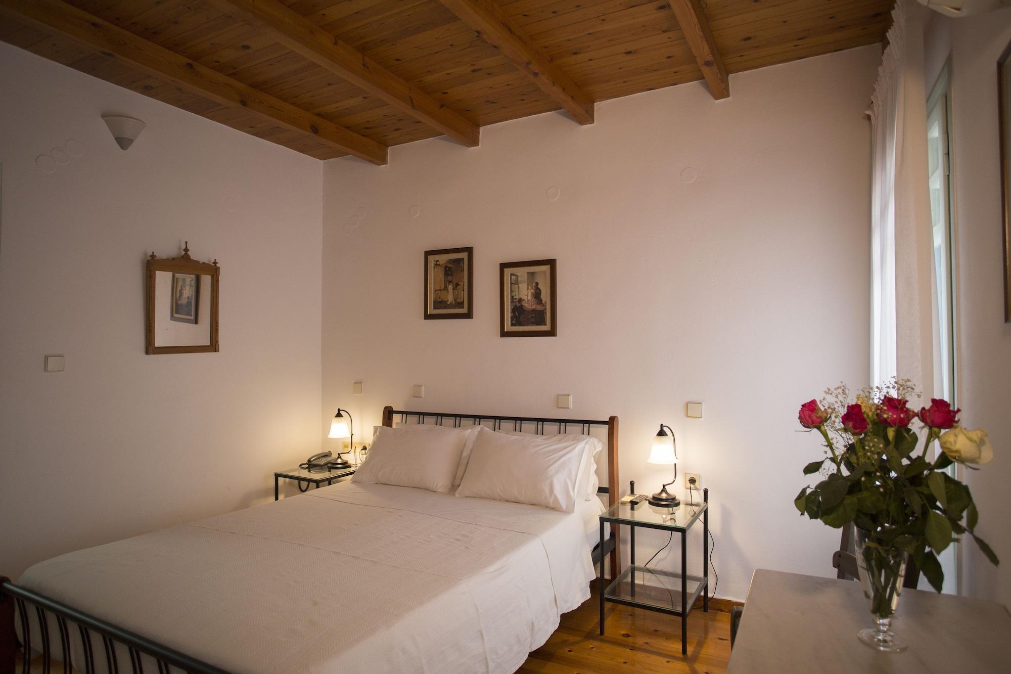 Nostos Aparthotel 3*