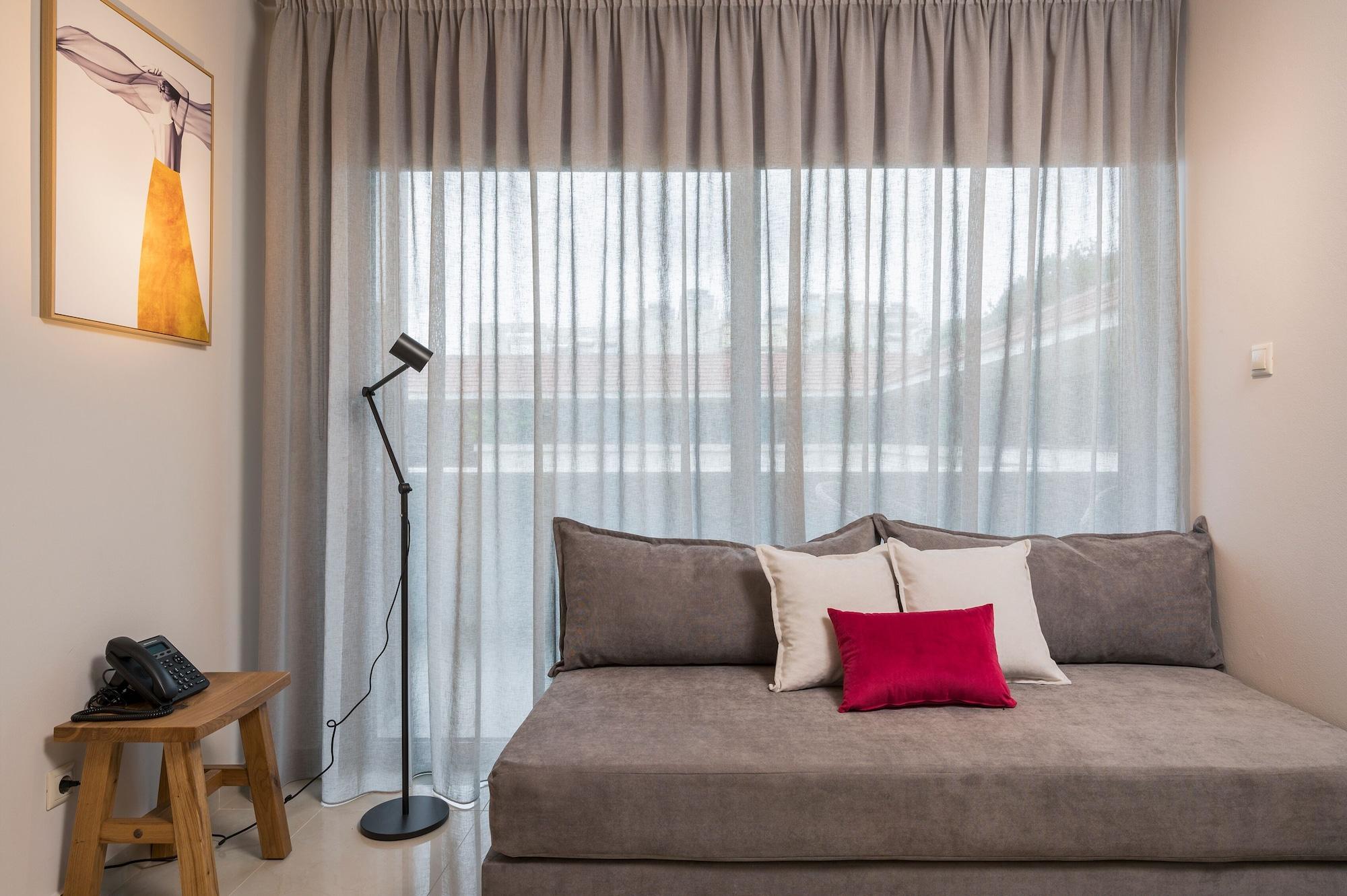 Trianon Luxury & Aparthotel 4*