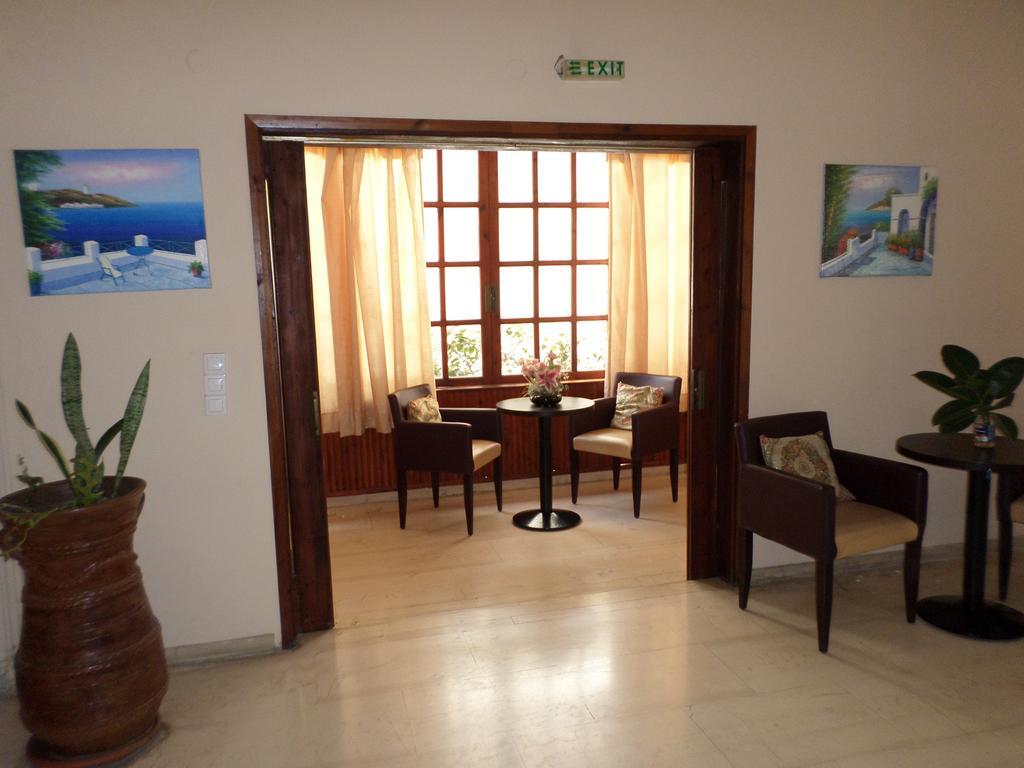 Tina Hotel *