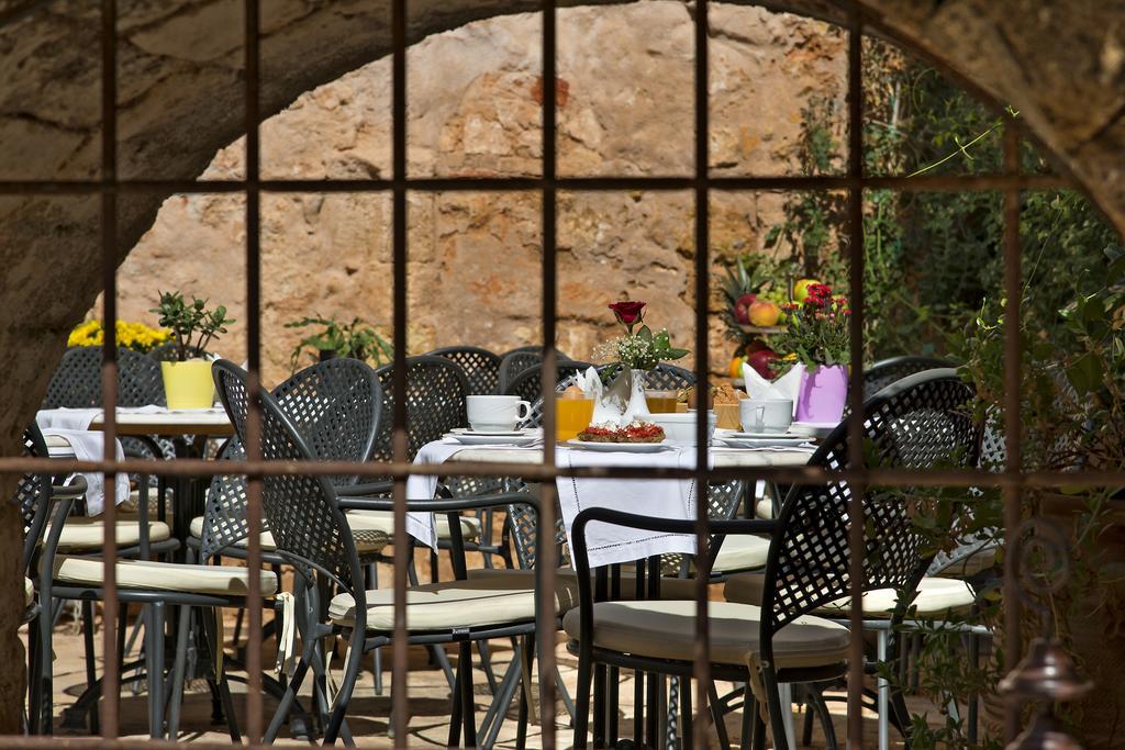 Ionas Boutique Hotel