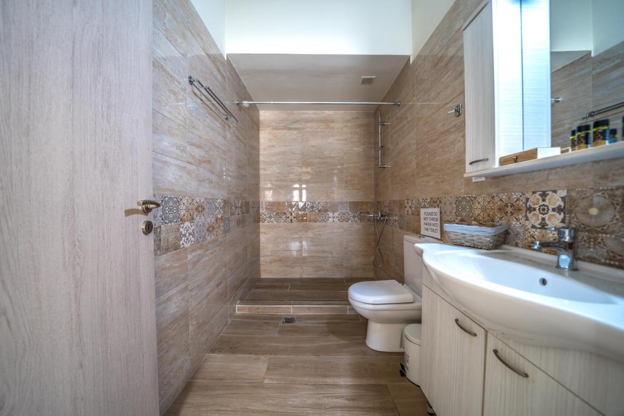 Iro And Boutique Homes Apartment