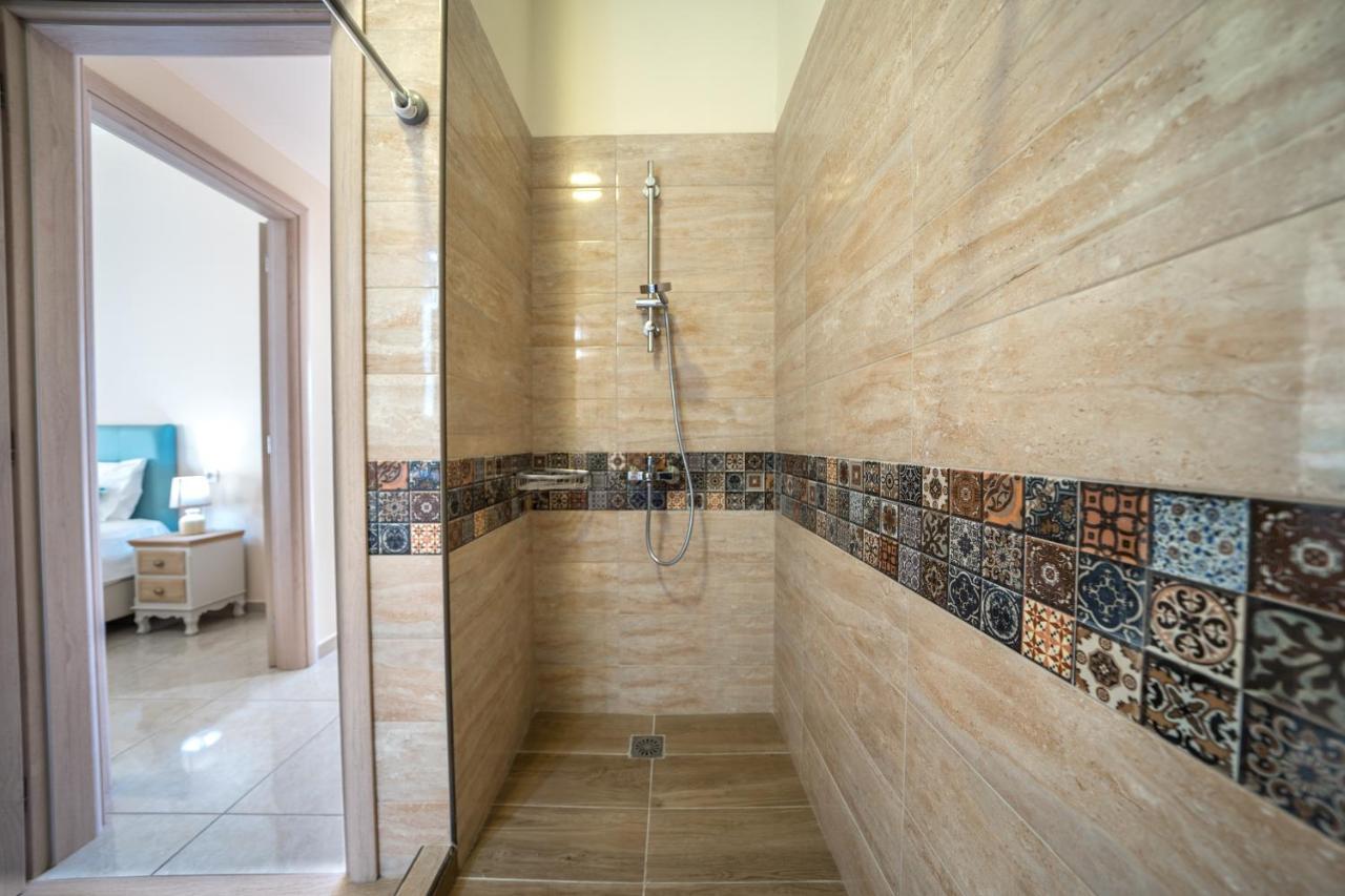 Iro And Boutique Homes *