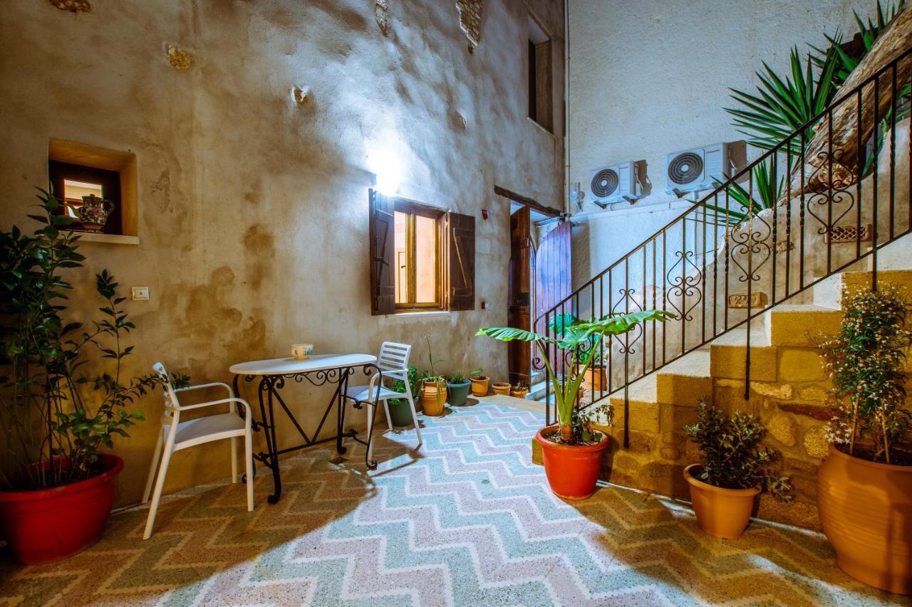 Bozzali Chania (Crete)