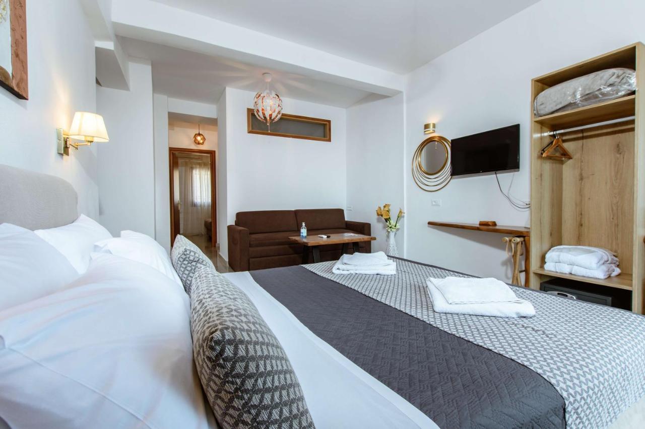 Deluxe Hotel Chania (Crete)