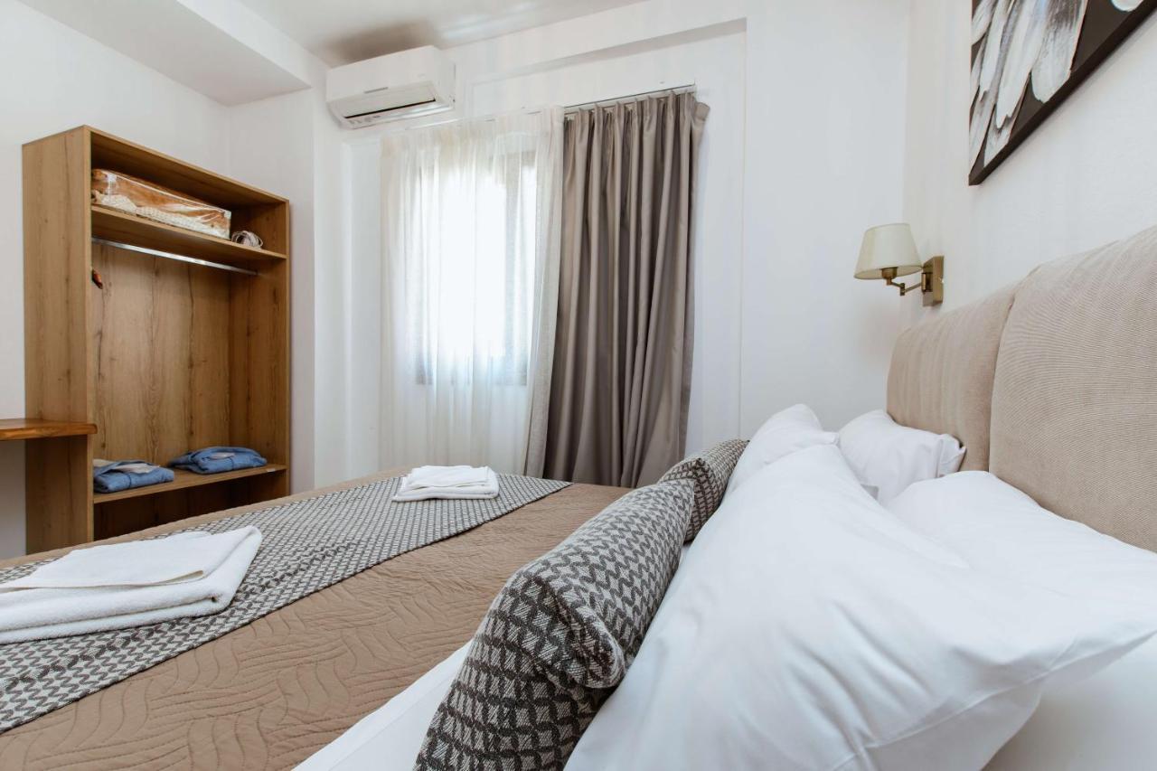Hotel Deluxe