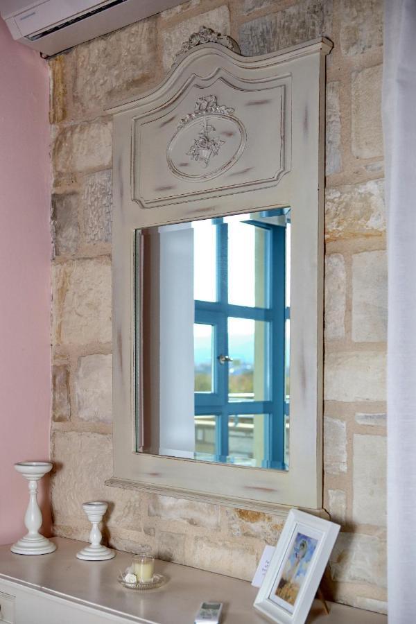 Beachfront Aqua Marine With Private Pool,ping-pong & Bbq Chania (Crete)