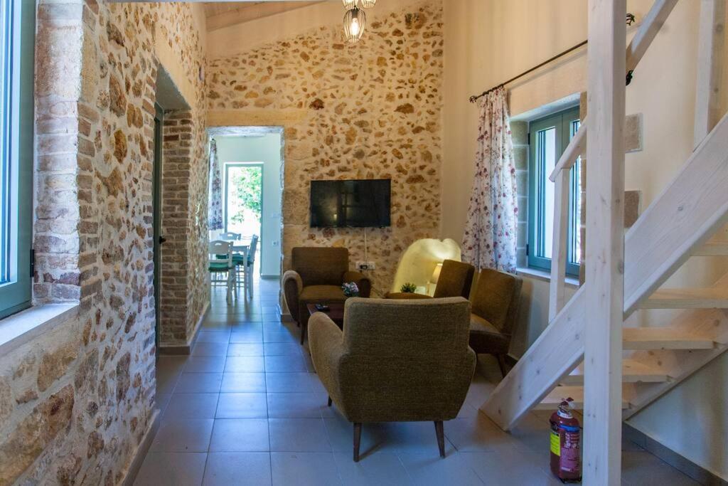 Holiday home Casa Athelia: Traditional Home, Local Neighborhood