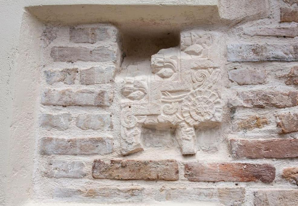 Casa Athelia: Traditional Home, Local Neighborhood Holiday home *