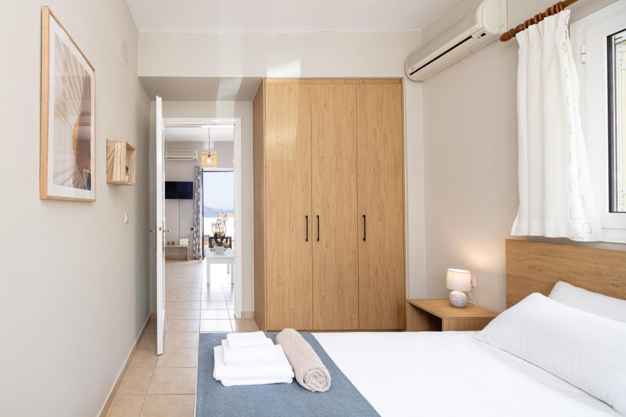 Plaka Modern Apartment *