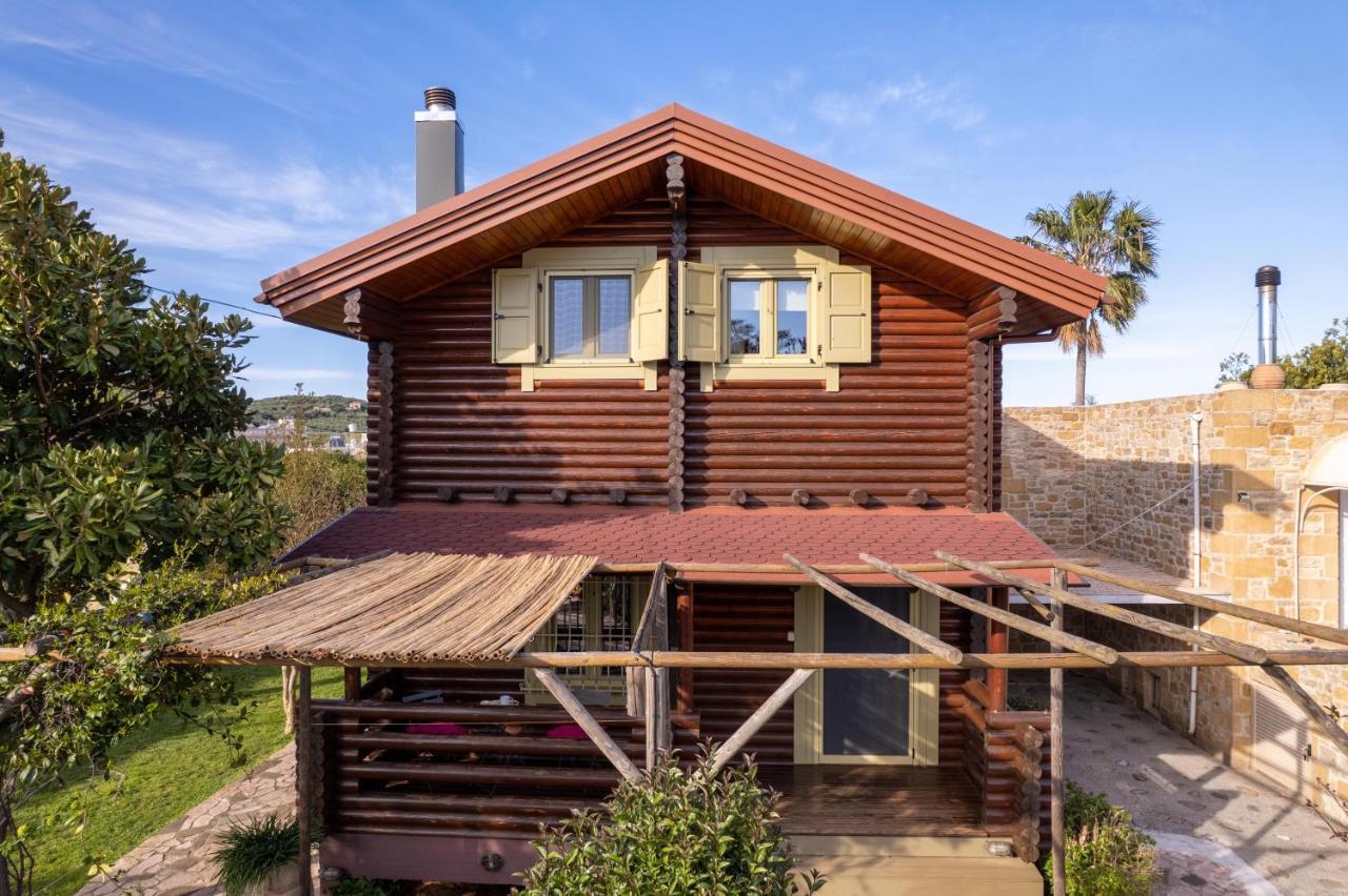Wooden Villa, Big Garden, Mountain View Apartment *
