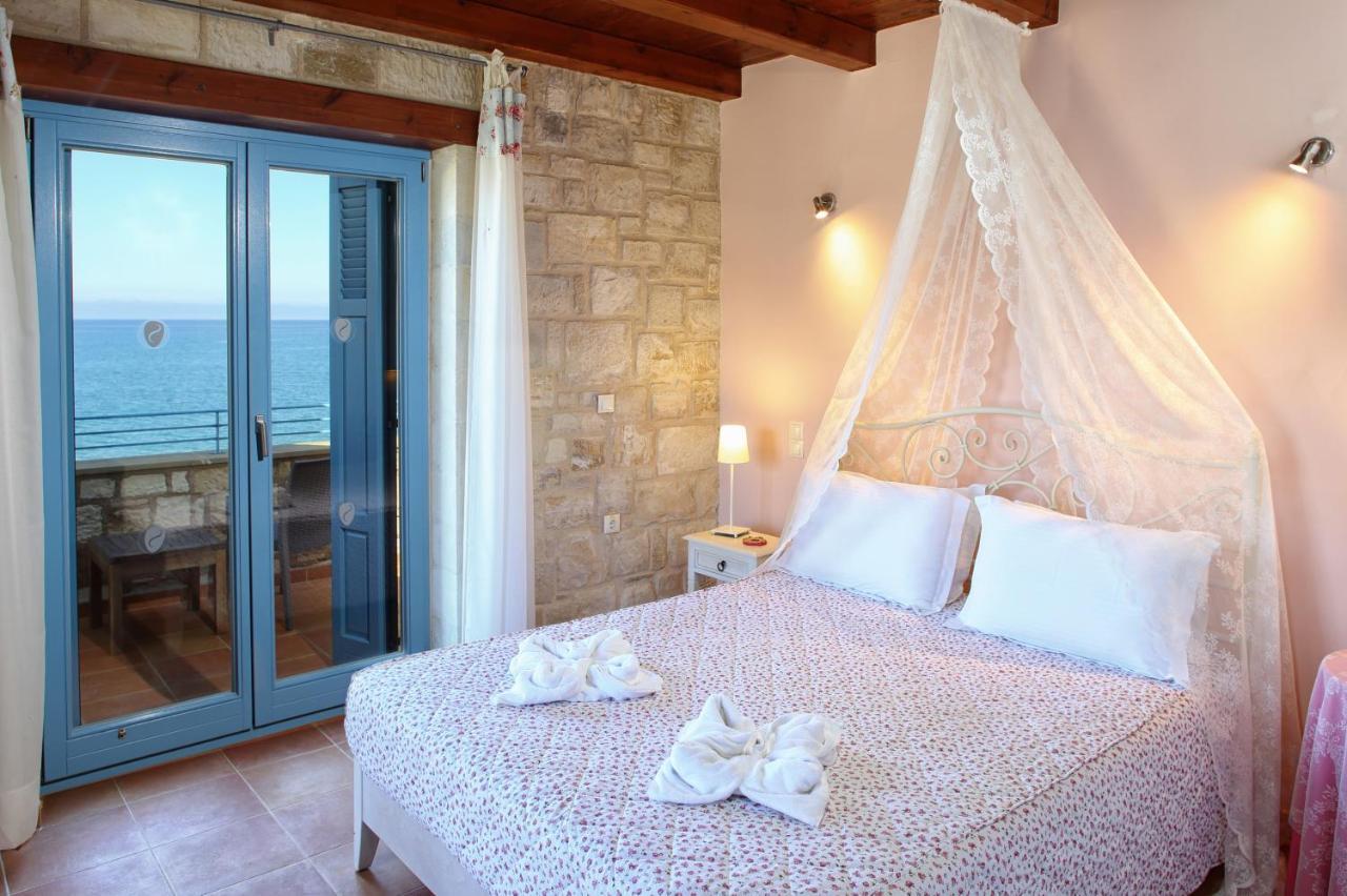 Beachfront Aqua Marine With Private Pool,ping-pong & Bbq * Chania (Crete)