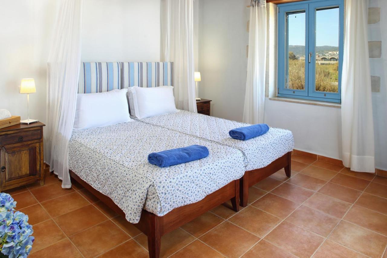 Villa Beachfront Aqua Marine With Private Pool,ping-pong & Bbq Chania (Crete)