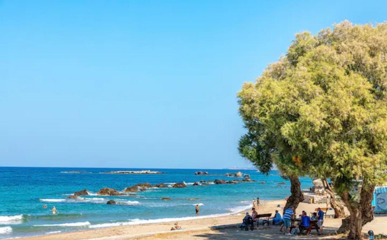 Beachfront Lux & Gym 4 *
