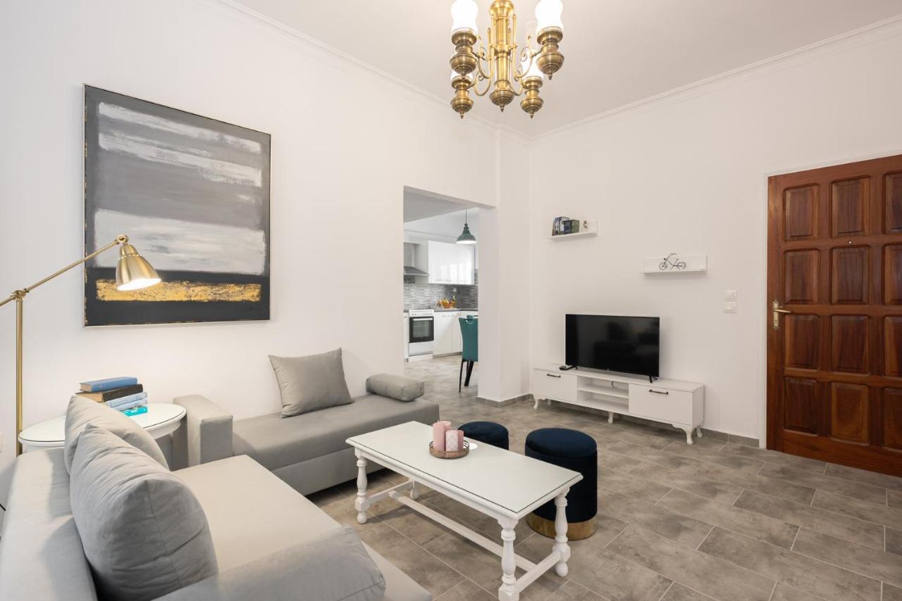 Apartment Manos House