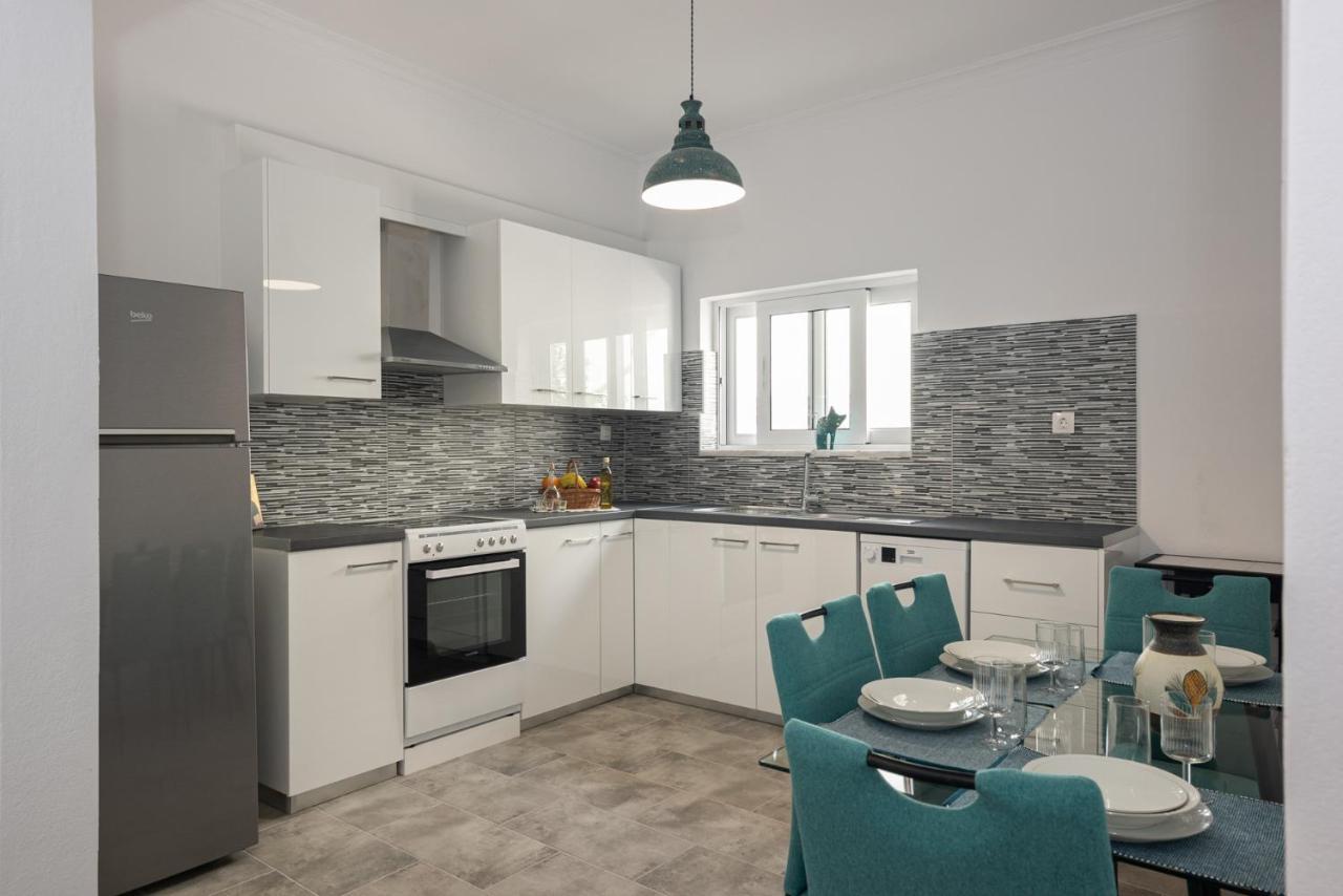 Manos House Apartment