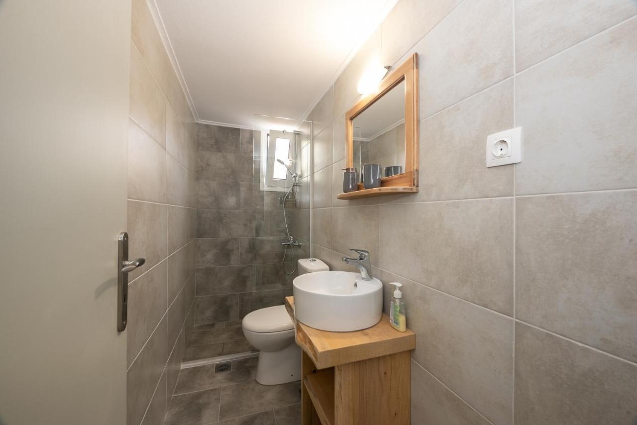 Manos House Apartment
