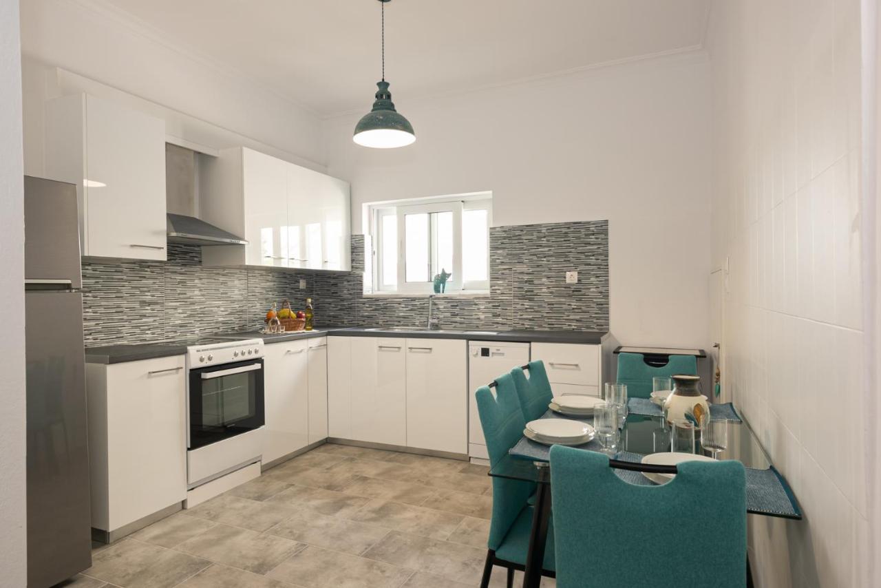 Manos House Apartment