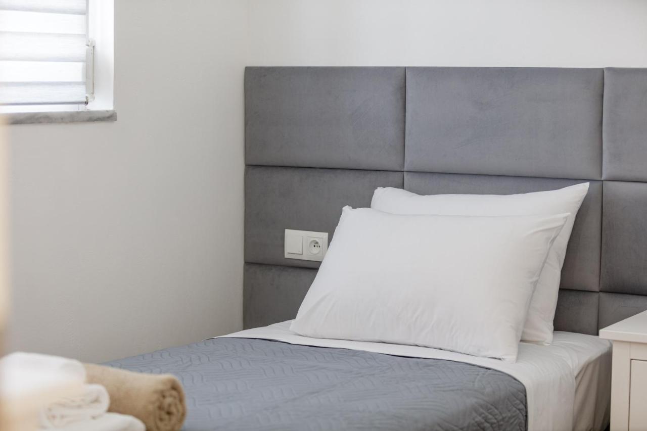 Apartment Adelphes Beachfront With Direct Connection To The