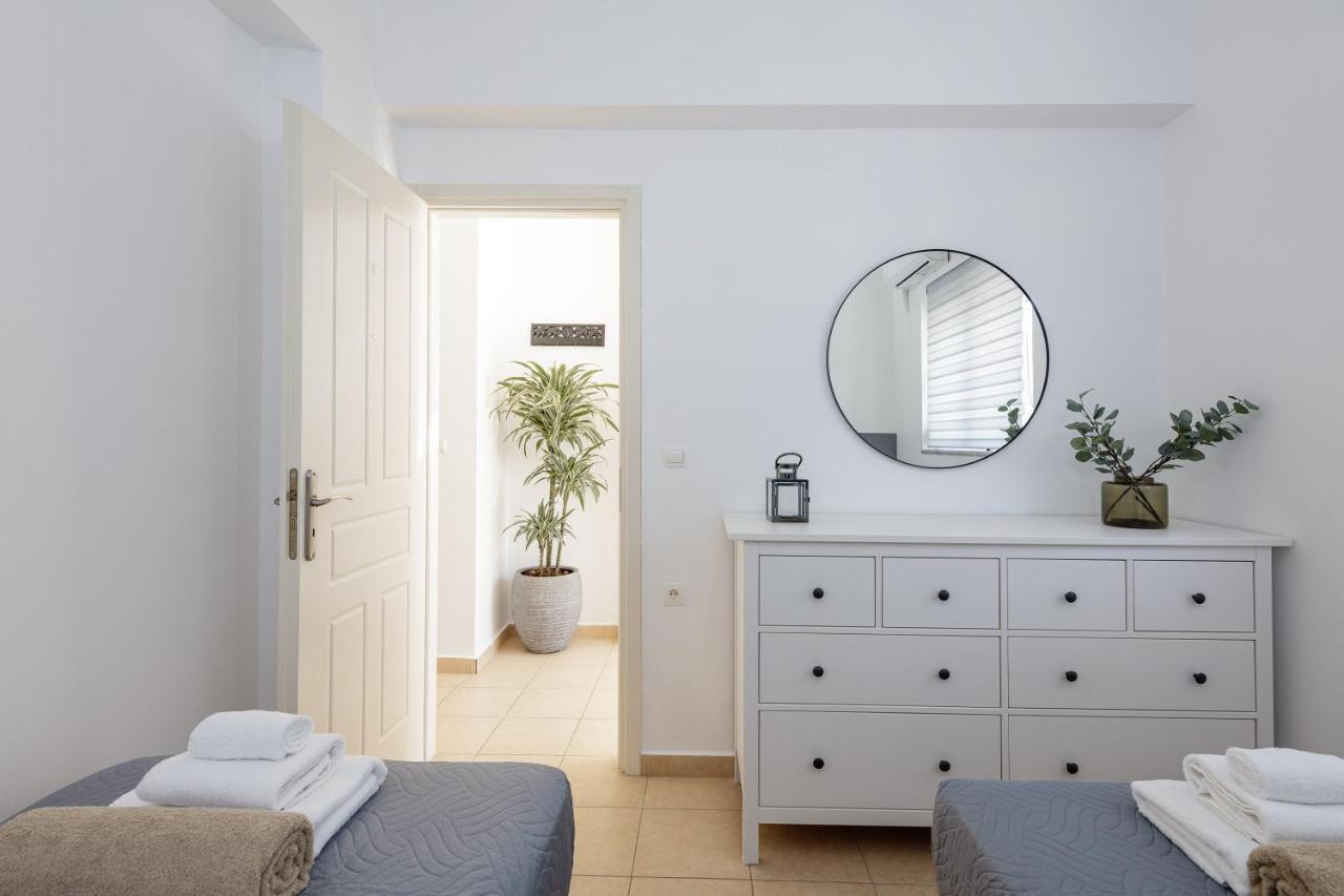 Apartment Adelphes Beachfront With Direct Connection To The