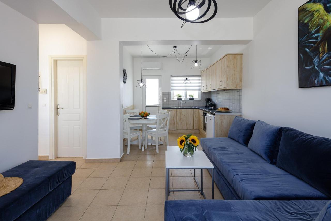 Adelphes Beachfront With Direct Connection To The Apartment