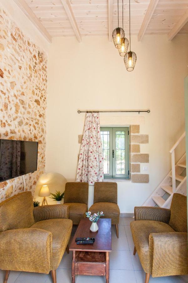 Casa Athelia: Traditional Home, Local Neighborhood Holiday home *