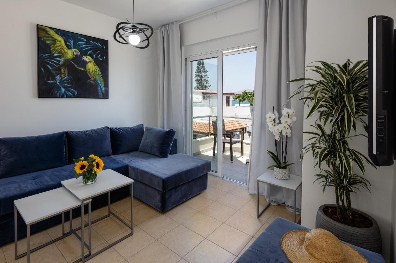 Apartment Adelphes Beachfront With Direct Connection To The Chania (Crete)