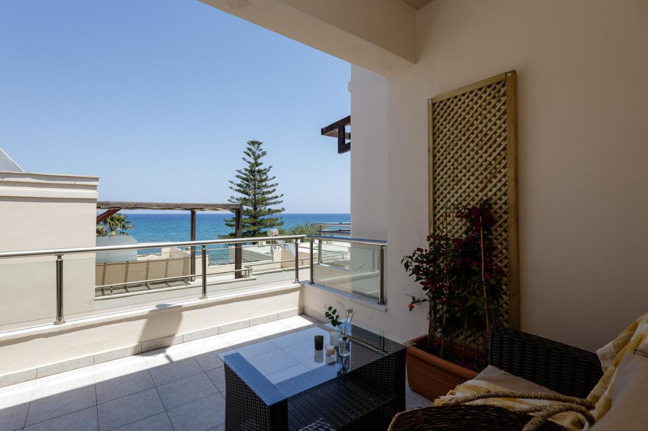 Apartment Adelphes Beachfront With Direct Connection To The