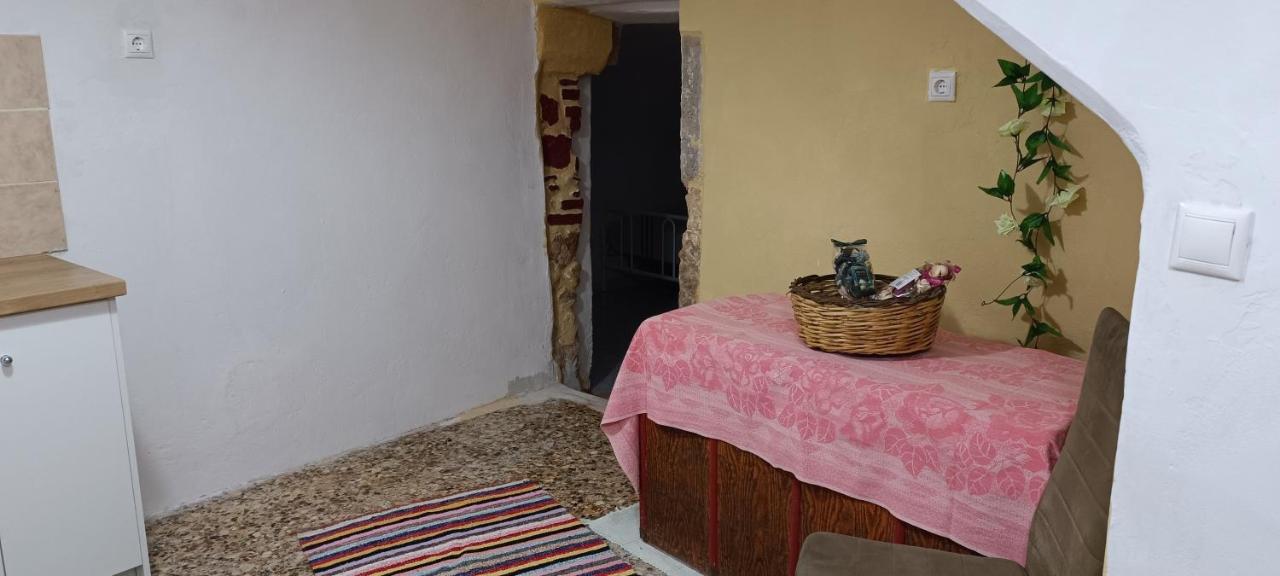 Vakantiehuis Comfortable And Spacious Stone Traditional Chania (Crete)