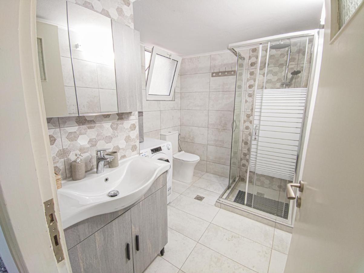 Fully Renovated Close To The Bus Station And The Center! Chrissi Akti Chania