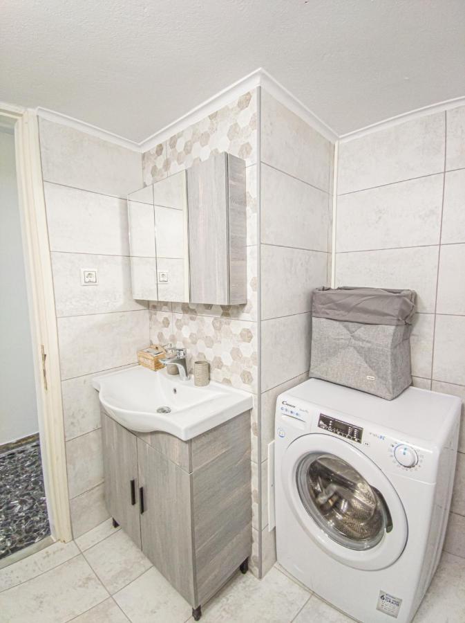 Apartment Fully Renovated Close To The Bus Station And The Center!