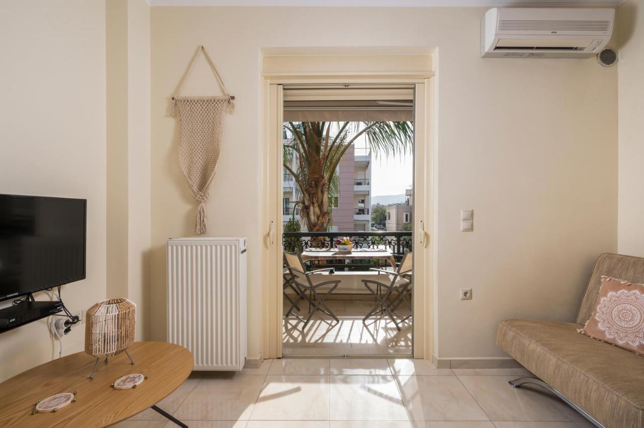 Apartment Luxury Coastal Retreat, Mountain View Balcony With Palm Trees & Parking Chania (Crete)