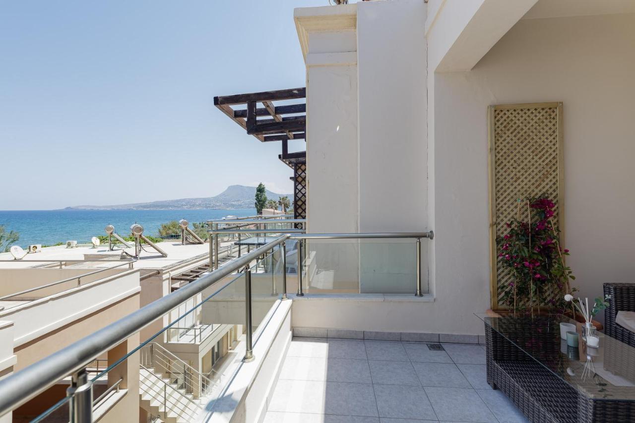 Adelphes Beachfront With Direct Connection To The *