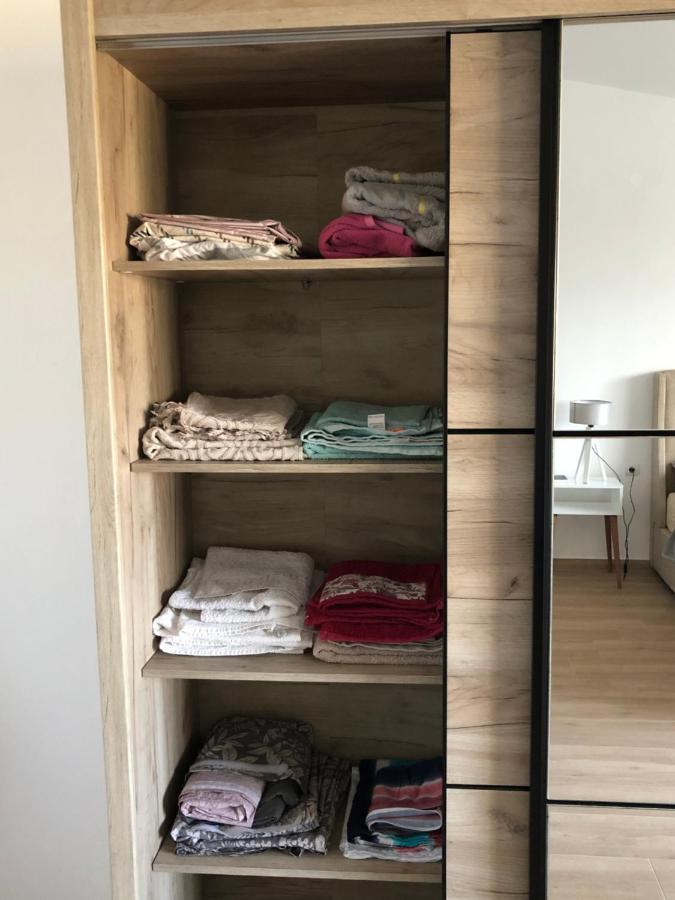 New Delux Studio With Wooden Floor Apartment