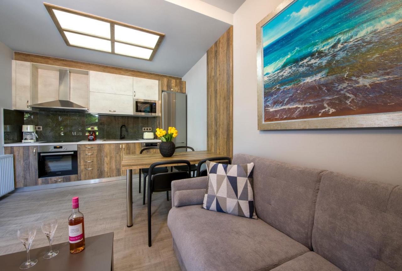 Rena's Luxury With Free Private Parking Apartment *
