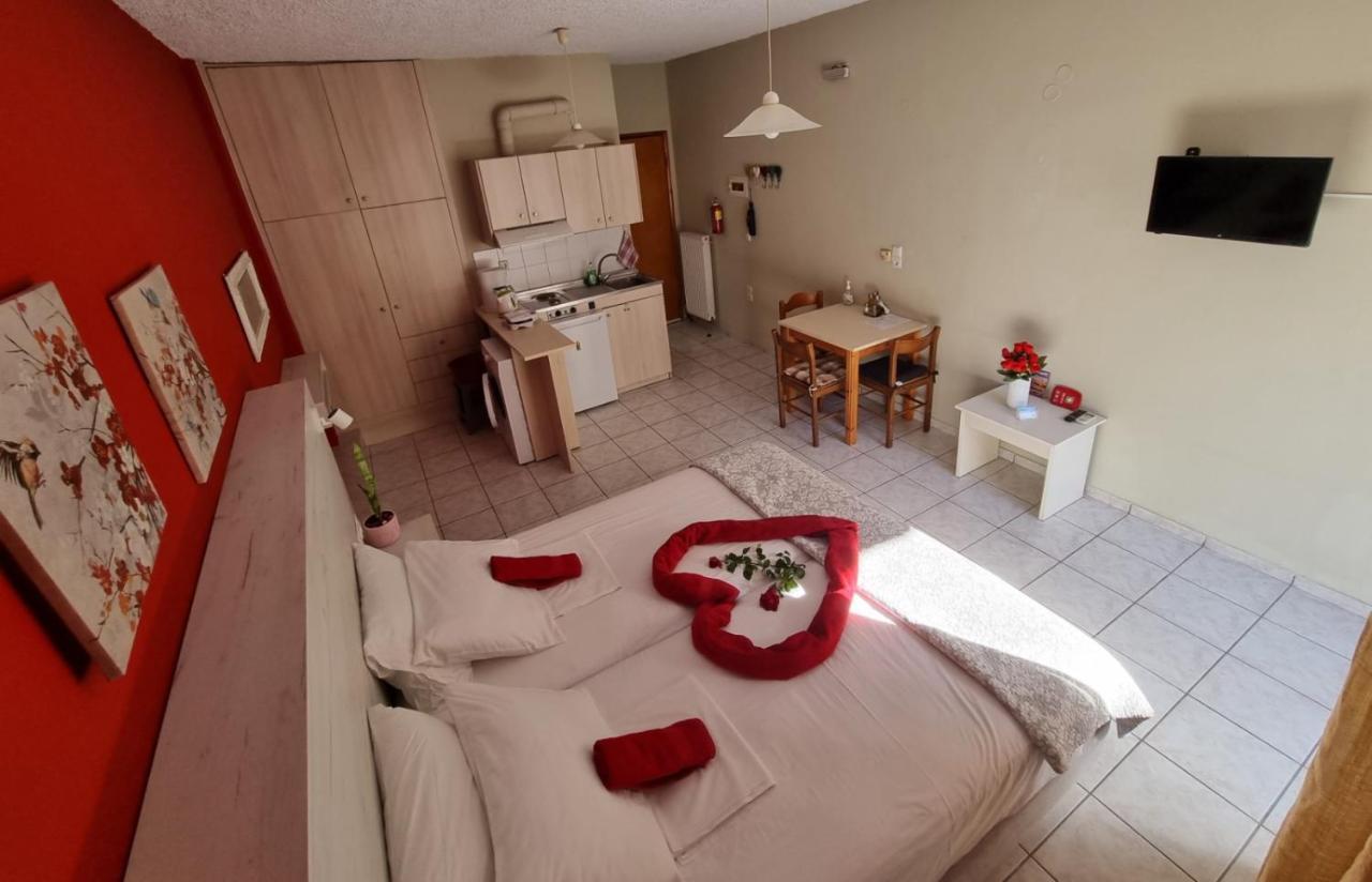 Apartment Steps From The Aprt *