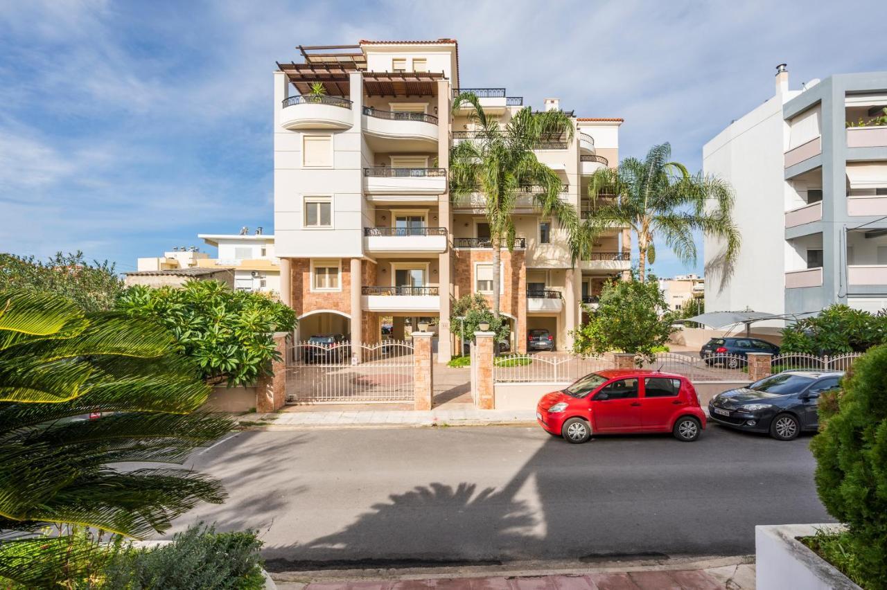 Luxury Coastal Retreat, Mountain View Balcony With Palm Trees & Parking Apartment *