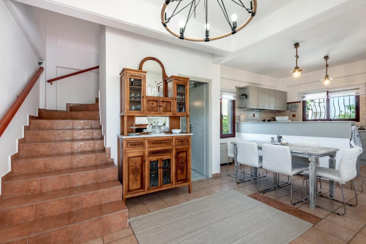 Apteramare Tradidtional House 'new Listing 2022'