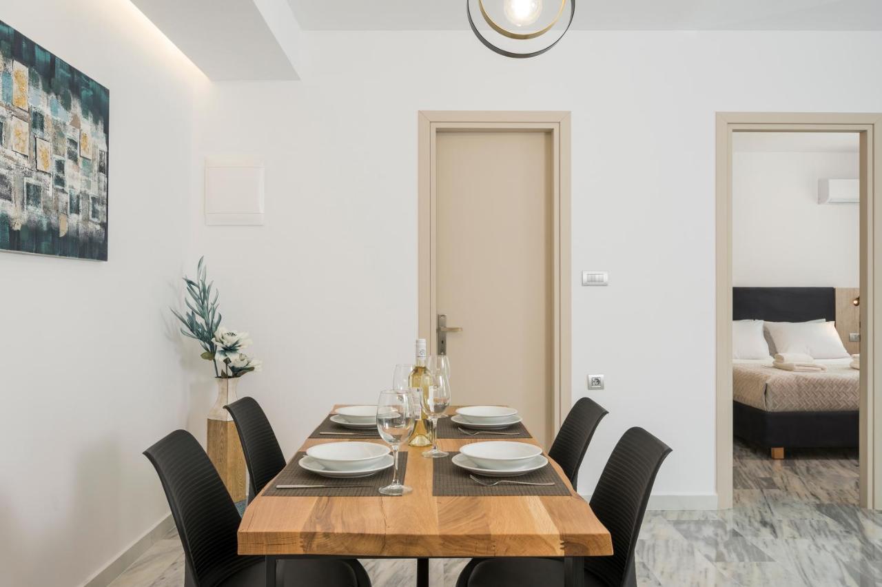 Quarters Luxury Apts Apartment *