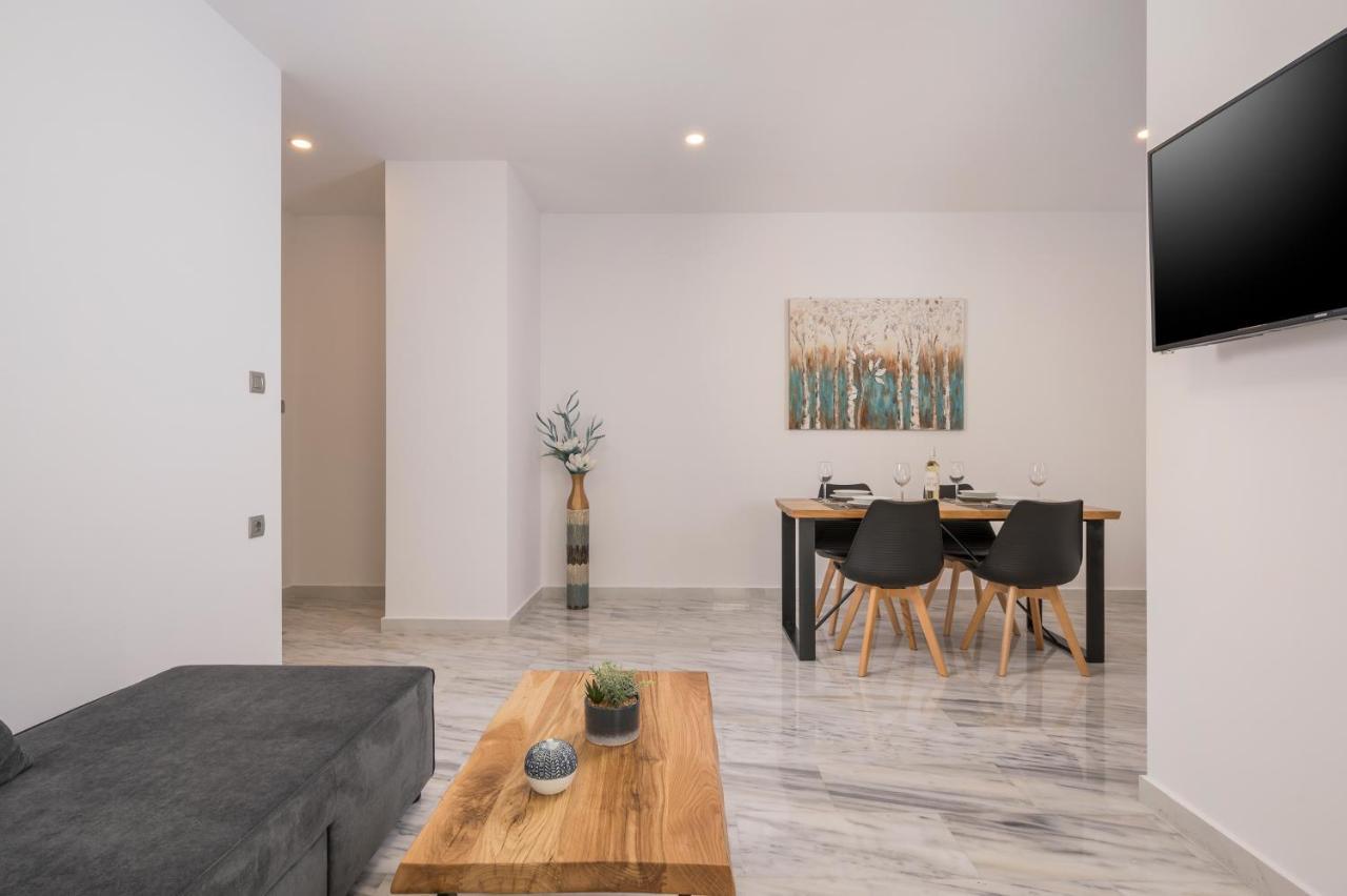 Apartment Quarters Luxury Apts