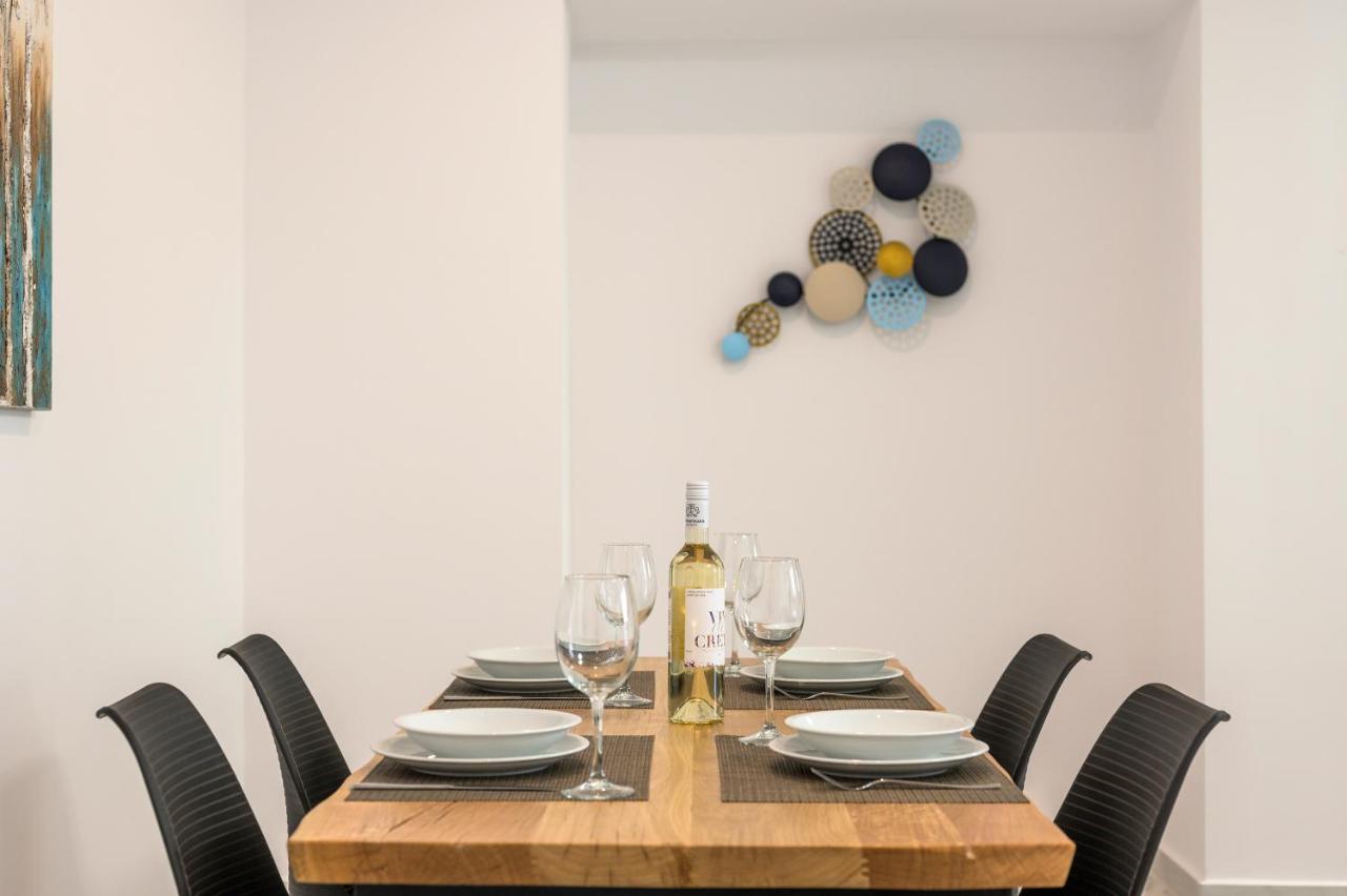 Apartment Quarters Luxury Apts *